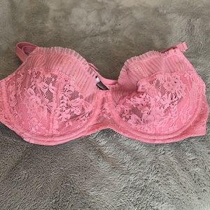NWOT Beautiful Victoria’s Secret lace bra